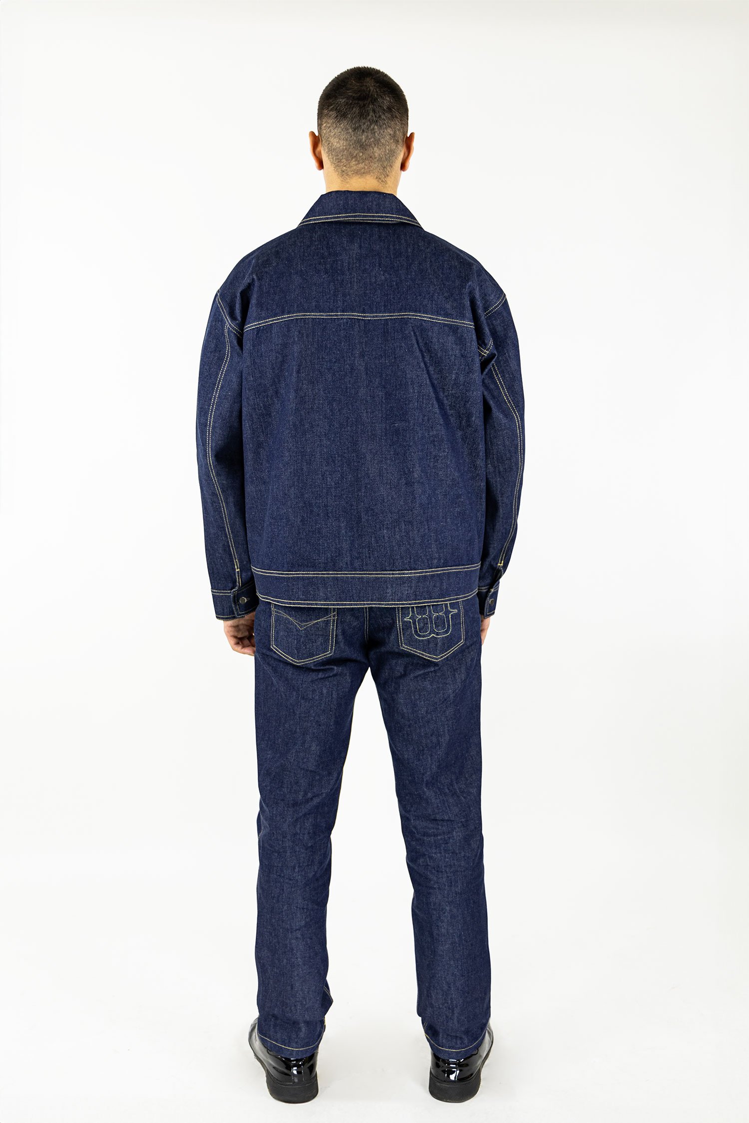 Straight-Leg Jeans – 1